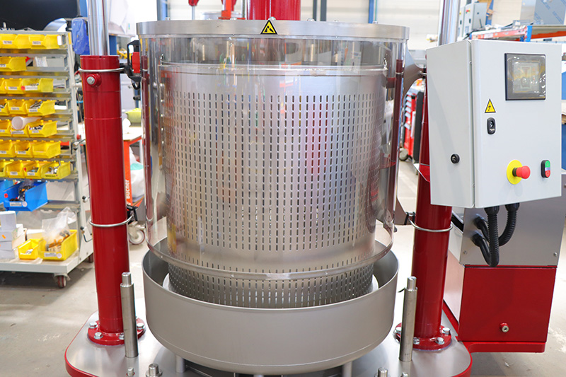 Vertical hydraulic press Bucher JLB 
